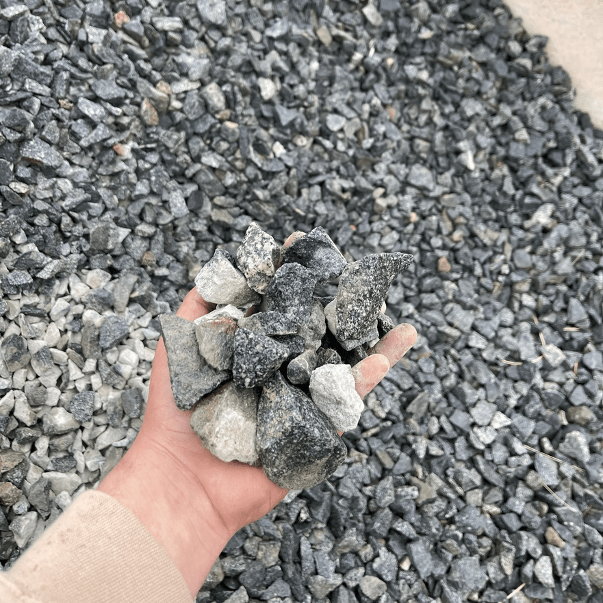 Shooting Star Black 1.5" (1/2 Yard) - Holland Landscape Supply